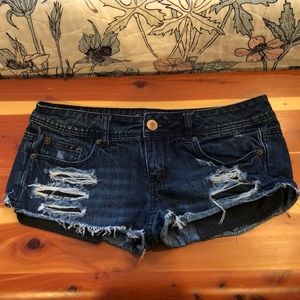 American Eagle distressed Jean shorts size 6